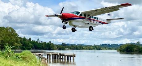 P2-MAH landing at Ambunti