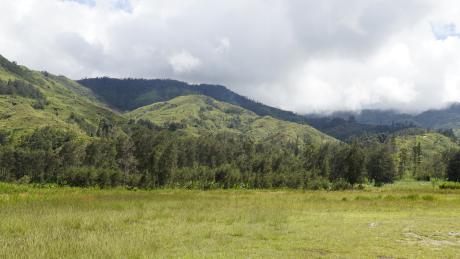 Simbai airstrip and surrounding mountains