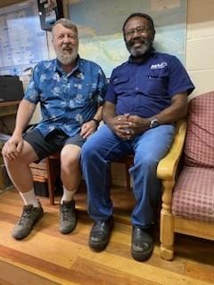 Thousands of King bilong Glori books take wing with MAF